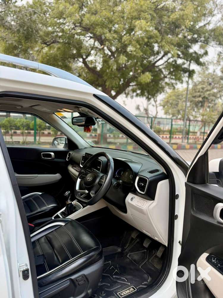 Hyundai Venue Sx (o) Mt 1.5 Diesel, 2024, Diesel