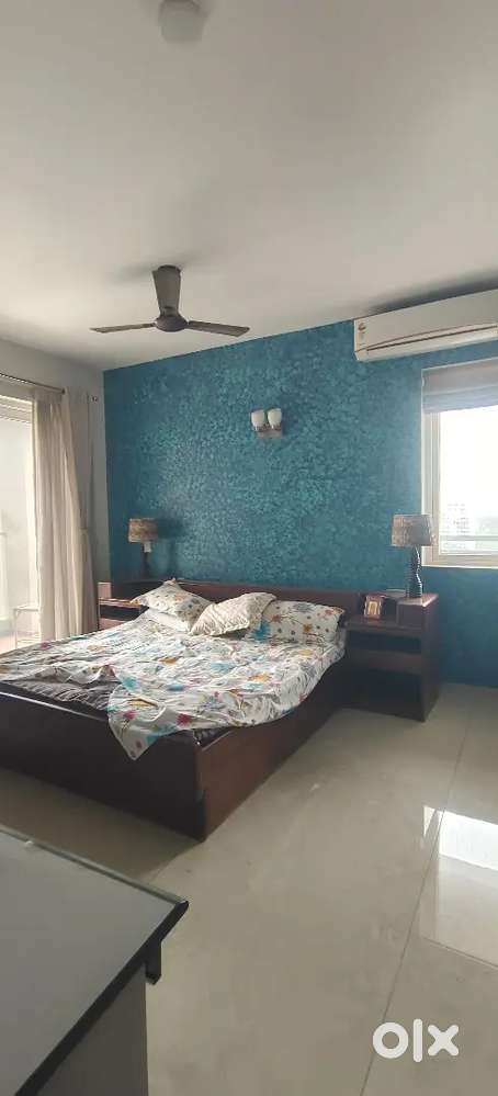 3 BHK FULLY FURNISHED FLAT FOR RENT NEAR GOLF CLUB KOWDIAR.