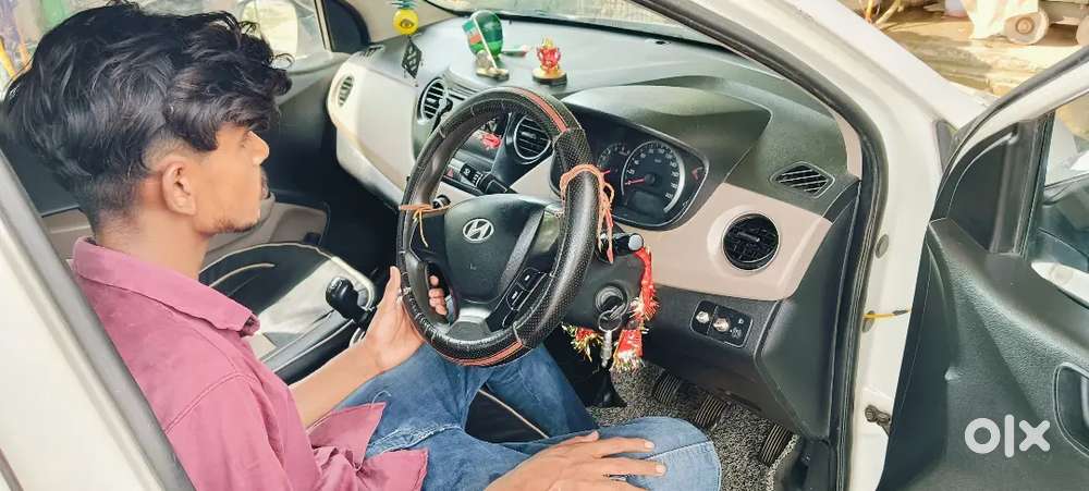 Hyundai Grand I10 2015 Diesel 70185 Km Driven