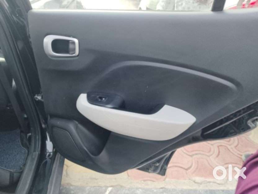Hyundai Venue 1.2 S (o), 2022, Petrol