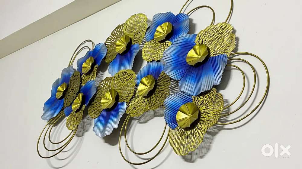 Hanging showpiece
