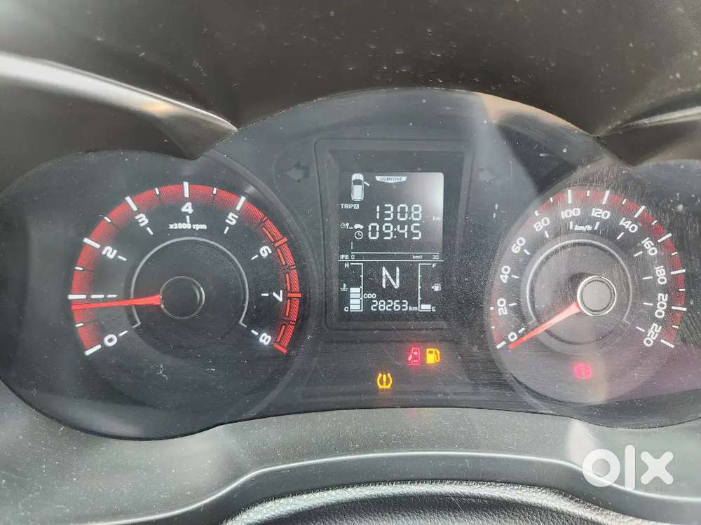 Mahindra Xuv300 2023 Petrol Well Maintained