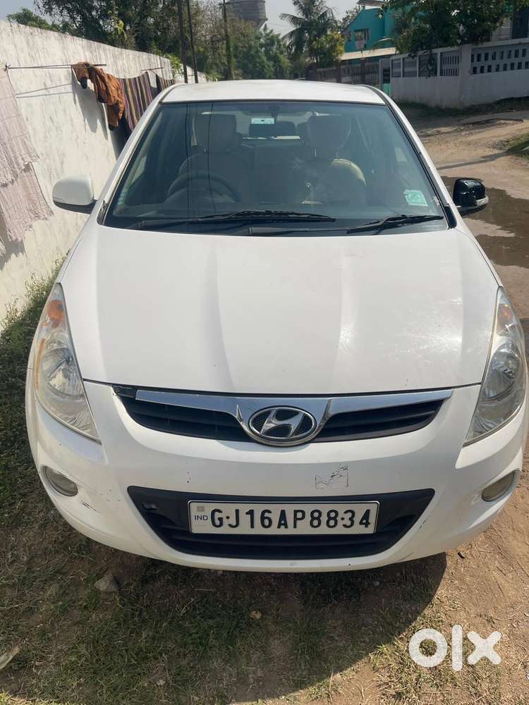 Hyundai I20 Cng & Hybrids Well Maintained