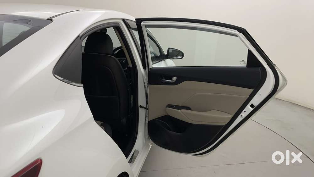 Hyundai Verna 1.5 Mpi Mt Sx (o), 2022, Petrol