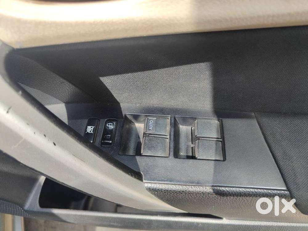 Toyota Corolla Altis G At, 2015, Petrol