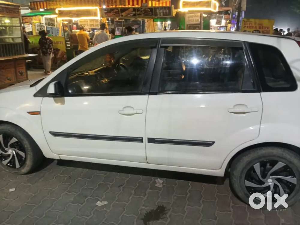 Ford Figo 2010 Petrol Injan Gear Guaranty Passing Out