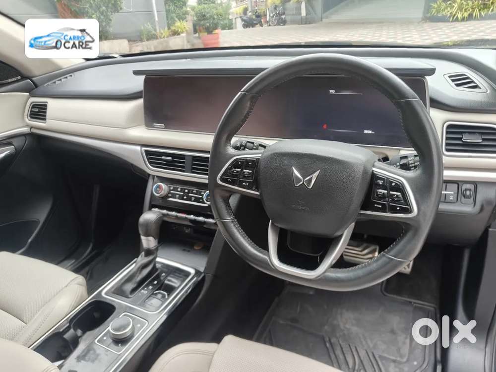 Mahindra Xuv700 2.2 Ax 7 Diesel At Luxury Pack Str Awd, 2022, Diesel