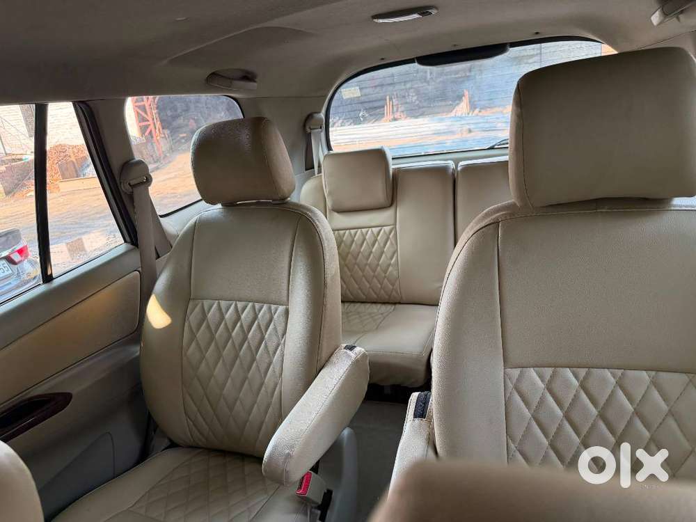 Model: Toyota Innova Vx 2.5 • Year: 2012 • Fuel: Diesel • Transmission