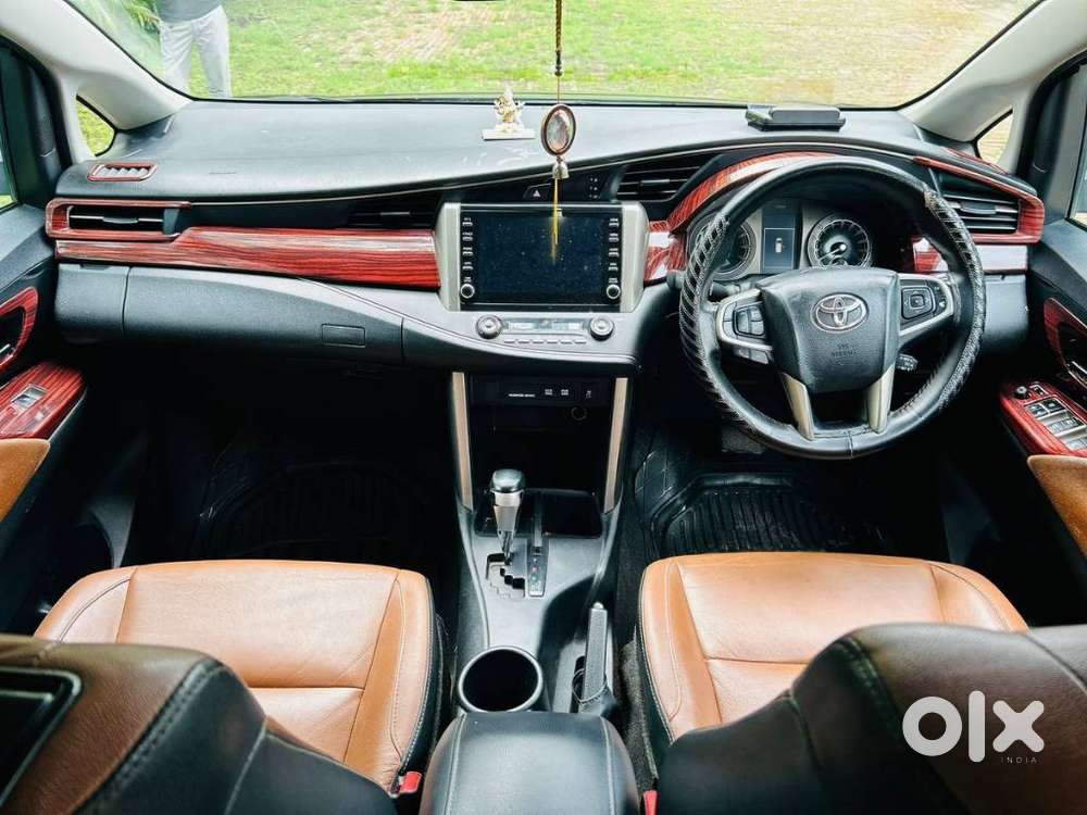 Toyota Innova Crysta, 2022, Petrol