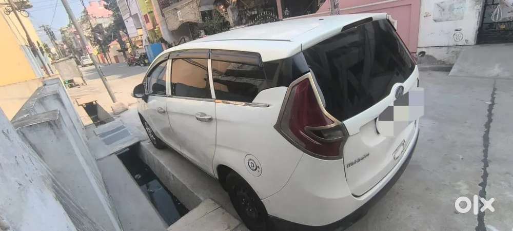 Mahindra Marazzo