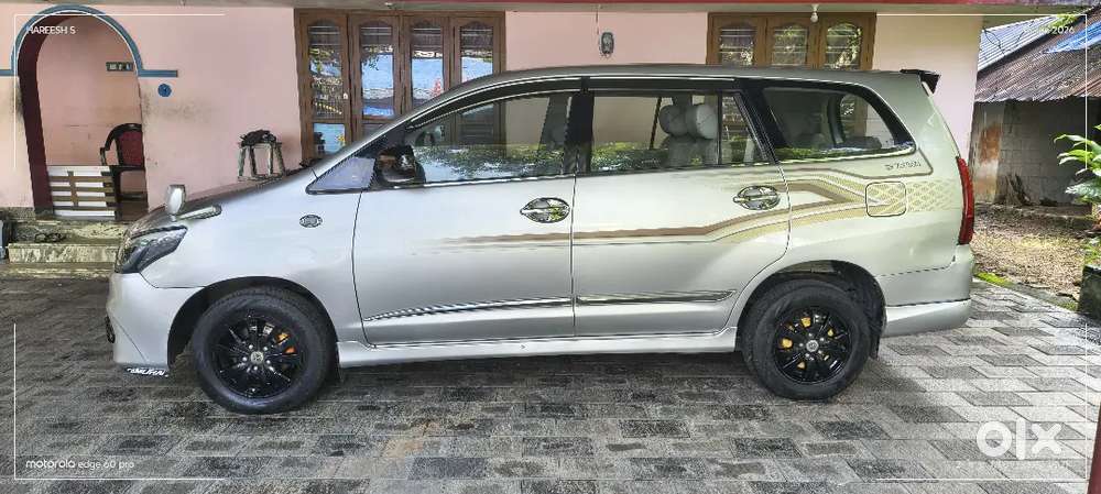 Toyota Innova 2.5 V 2010