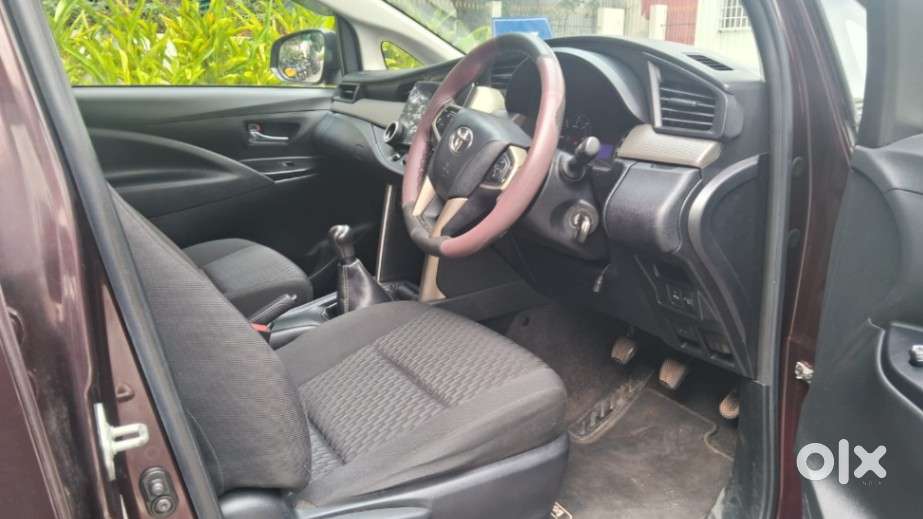 Toyota Innova Crysta 2.4 G Mt 7 Str, 2016, Diesel