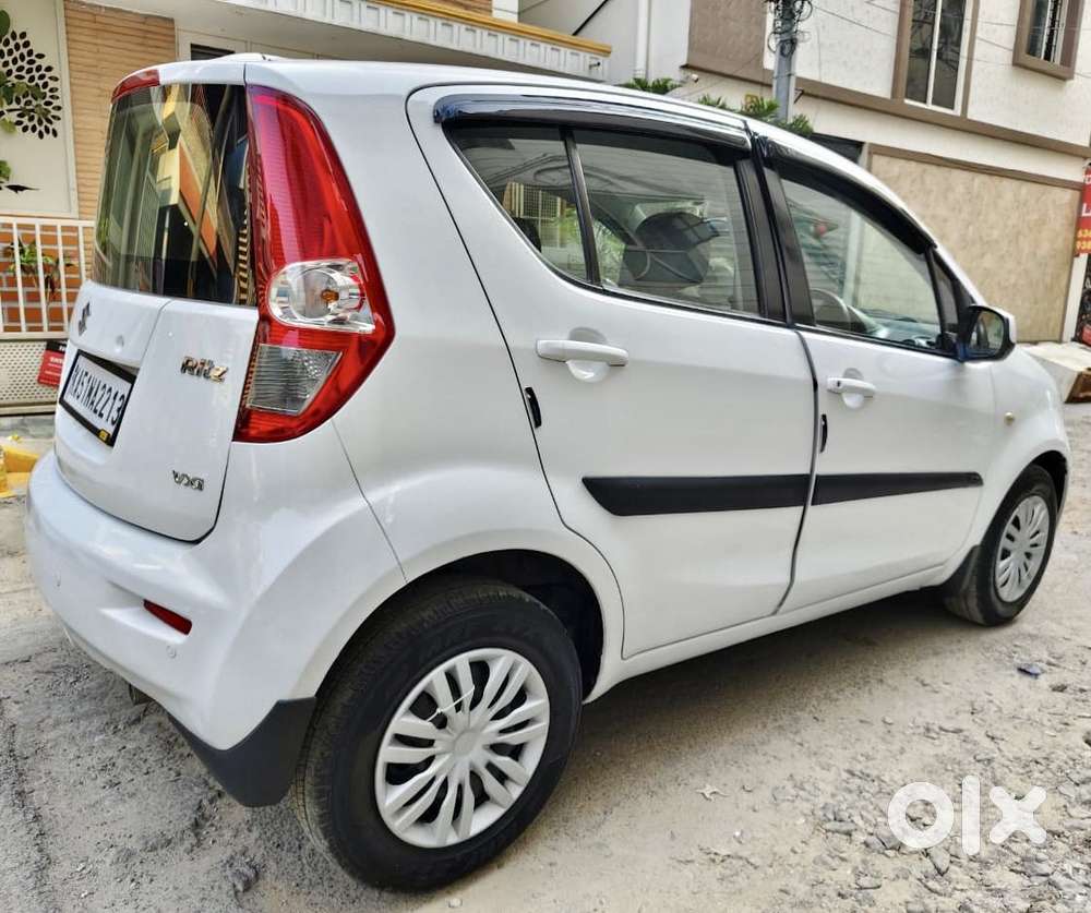Maruti Suzuki Ritz Vxi, 2011, Petrol