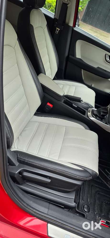 Tata Altroz 1.2 Xza Plus Dark Edition Dct, 2024, Petrol