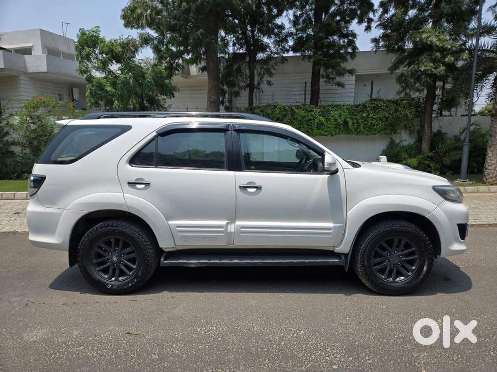 Toyota Fortuner 4x2 Manual, 2015, Diesel