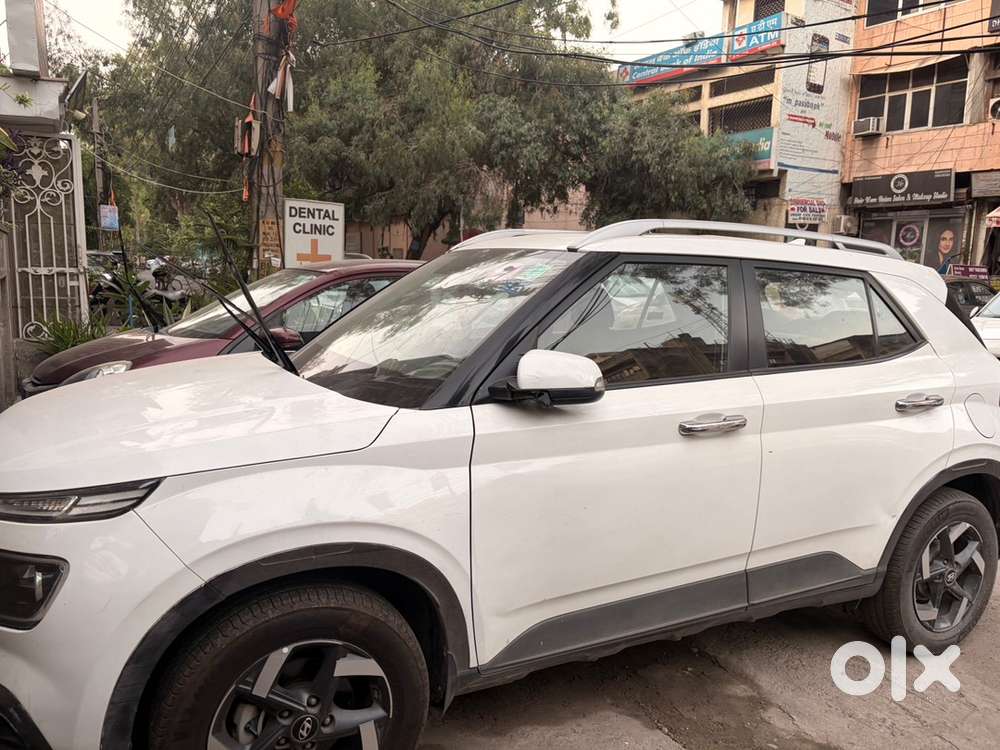 Hyundai Venue 2020 Petrol Well Maintained