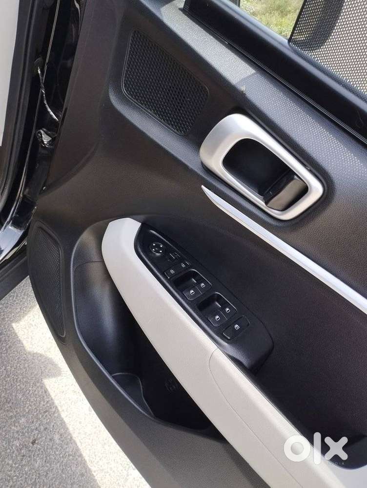 Hyundai Venue 1.0 S (o) Turbo Dct, 2025, Petrol