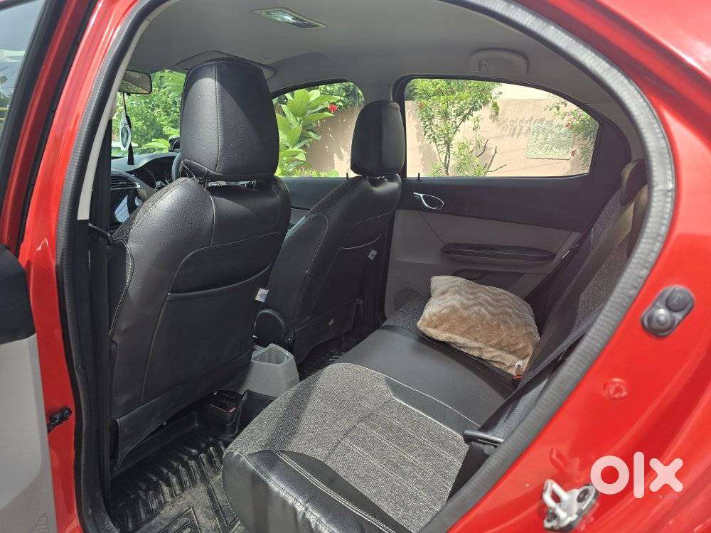 Tata Tiago 1.2 Revotron Xza, 2018, Petrol