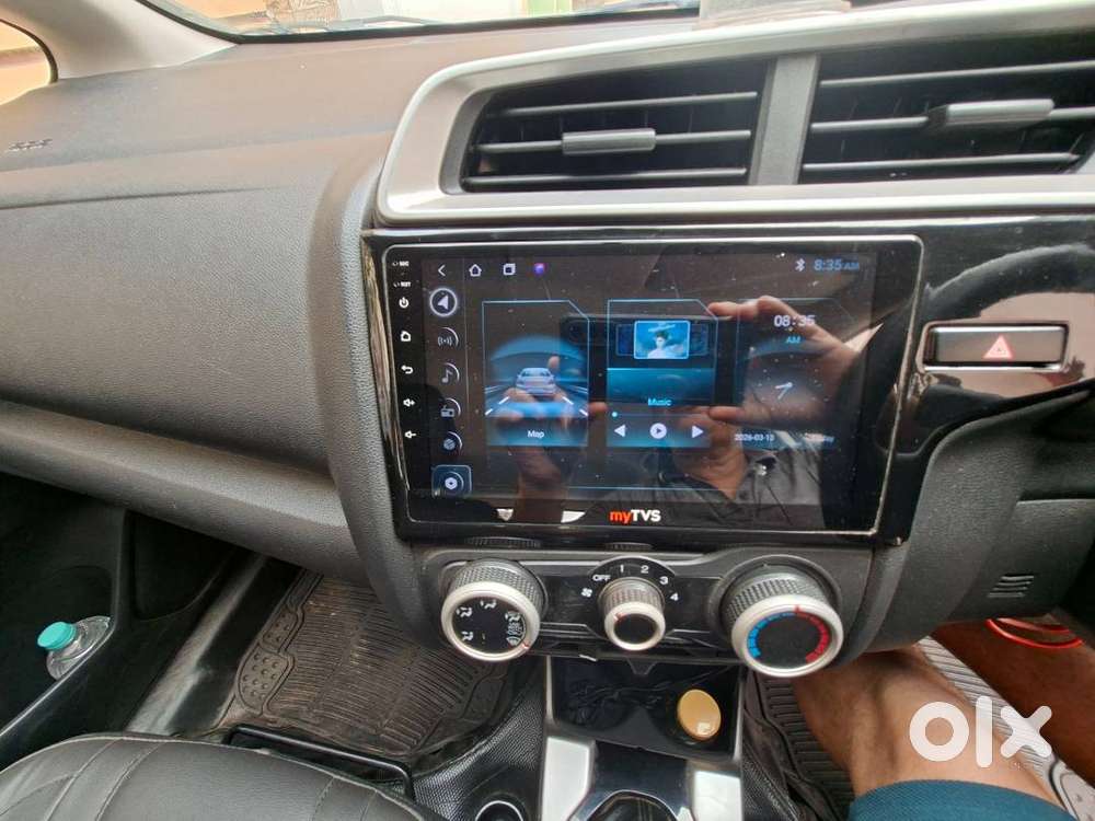 Honda Wrv With 10 Inch Touch Screen & Dash Cam