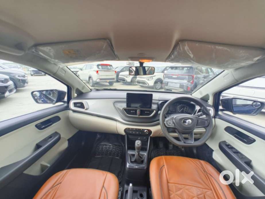 Tata Altroz 1.2 Xe, 2024, Petrol