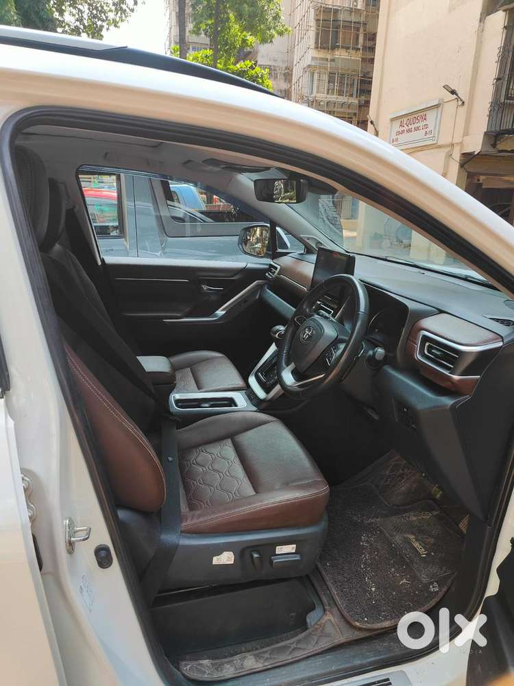 Toyota Innova Hycross 2.0 Zx (o) Hybrid 7 Str, 2024, Cng & Hybrids
