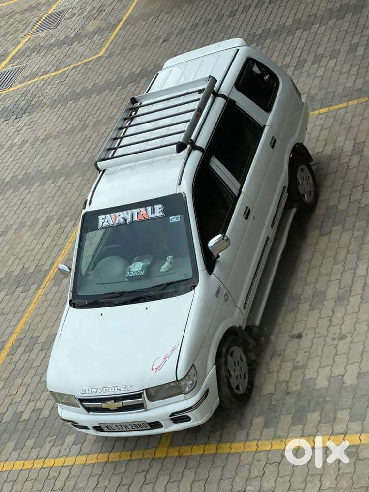 Chevorlet Tavera Neo 2 White