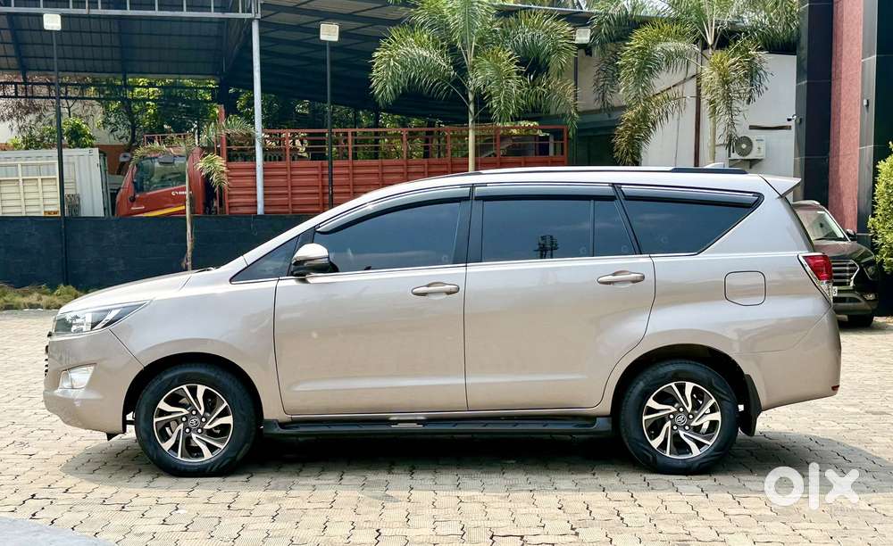 Toyota Innova Crysta