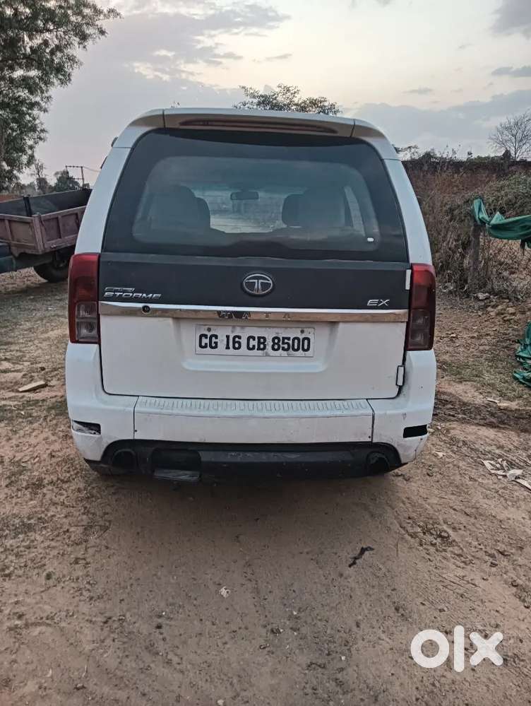 Tata Safari Storme 2014