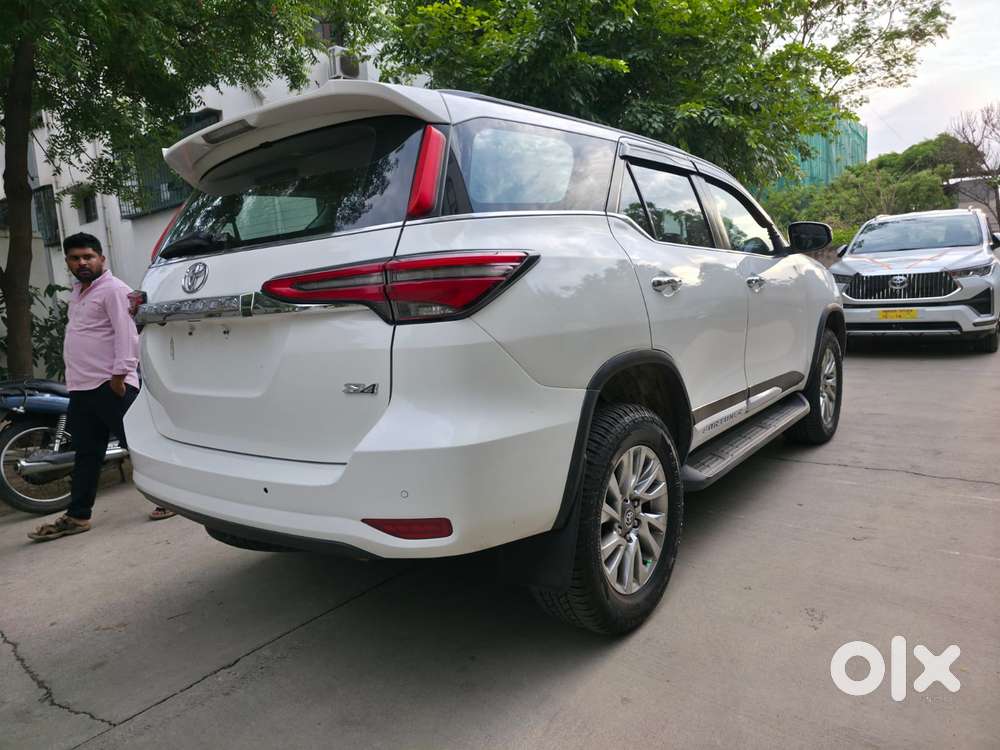 Toyota Fortuner 2.8 Legender 4x4, 2022, Diesel