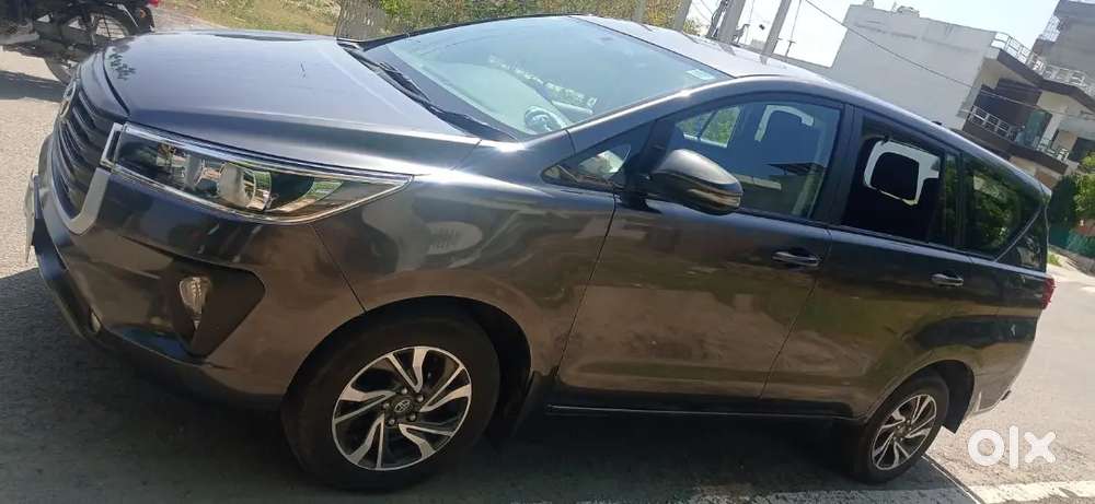 Toyota Innova Crysta 2022 Diesel 34500 Km Driven