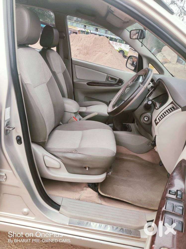 Toyota Innova 2.5 G (diesel) 7 Seater Bs Iv, 2014, Diesel