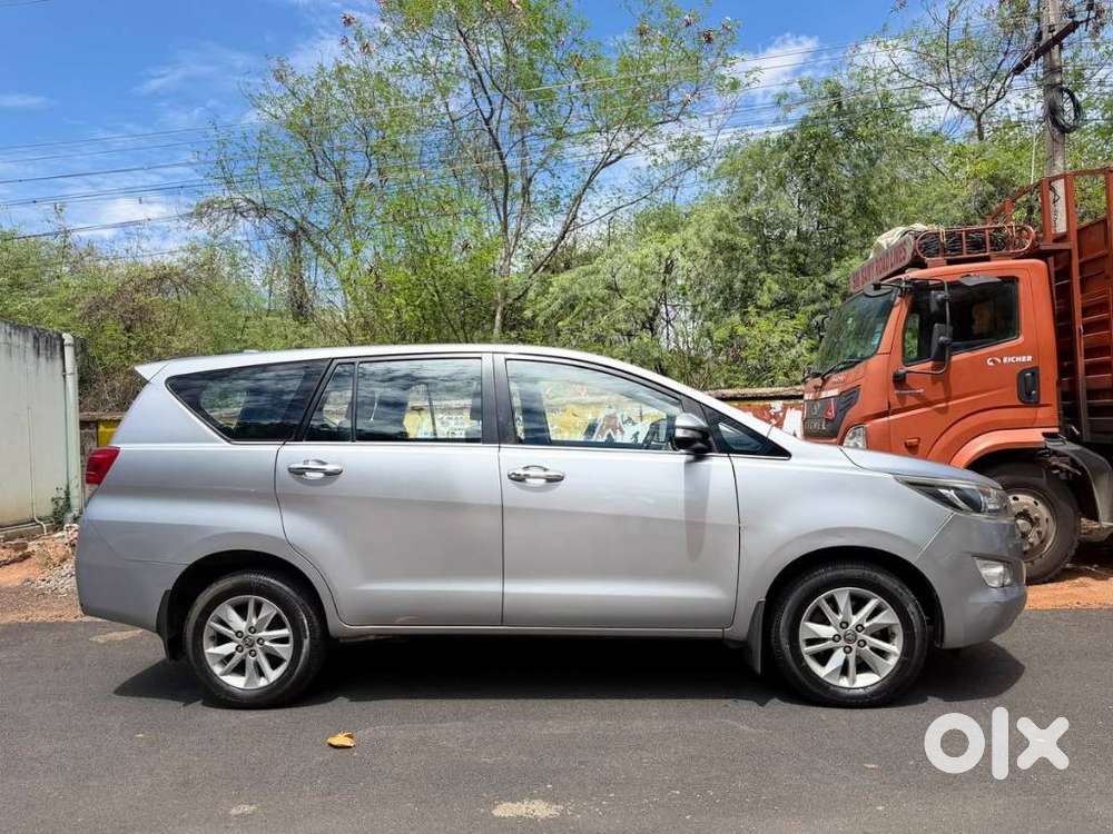 Toyota Innova Crysta 2.4 V 8 Str, 2016, Diesel