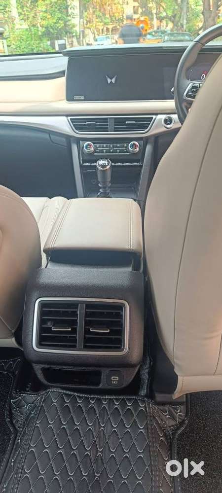 Mahindra Xuv700 2.2 Ax 7 Diesel Mt Luxury Pack Str, 2022, Diesel