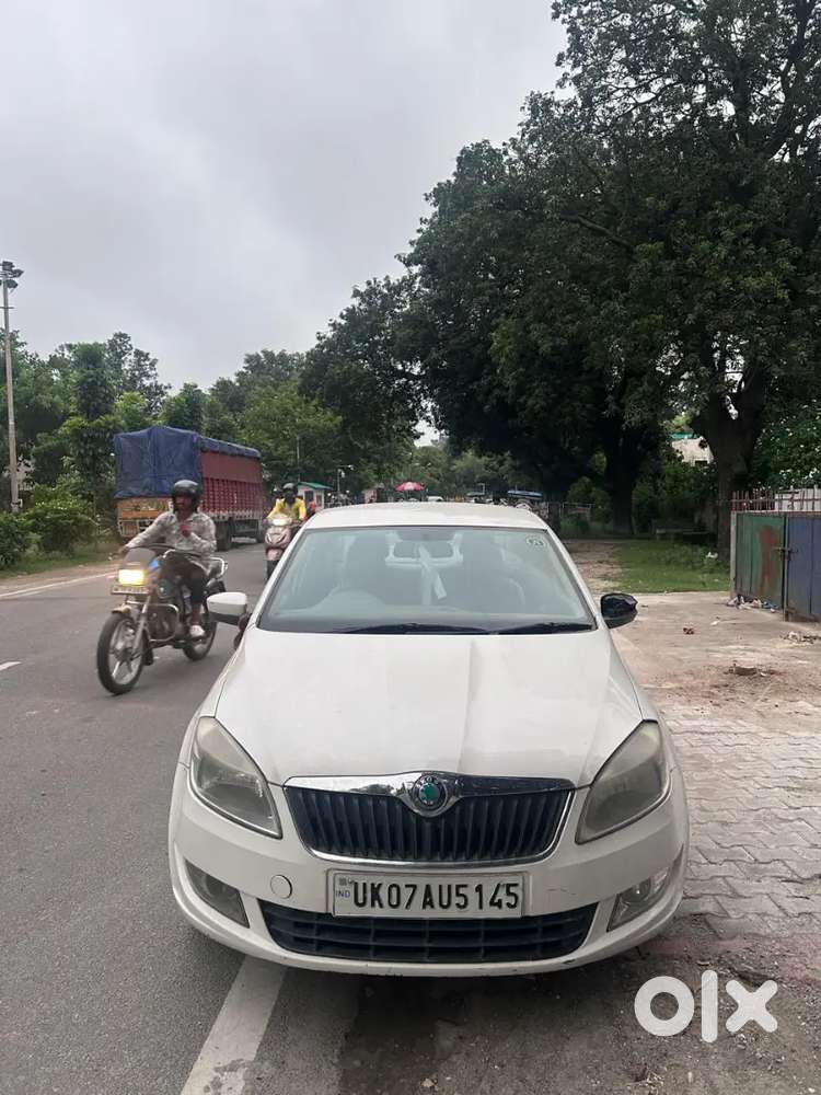Skoda Rapid 1.6 Ambition 2013 Top Model