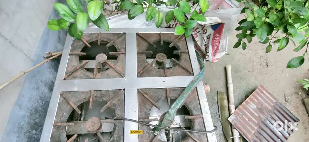 4 Burner oven