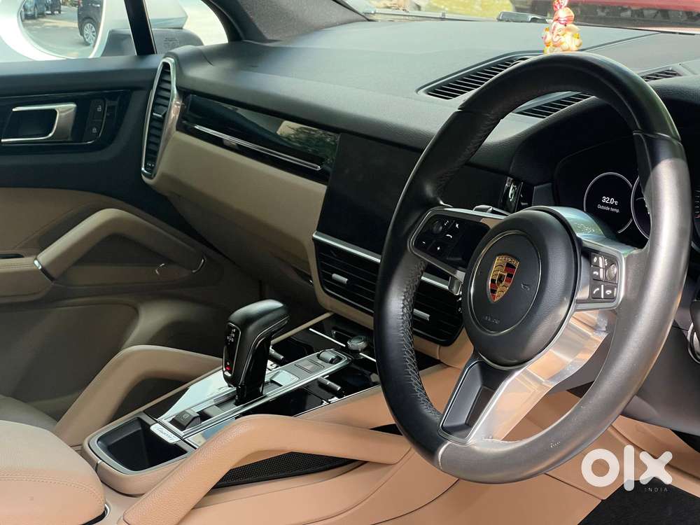 Porsche Cayenne Platinum Edition, 2022, Petrol