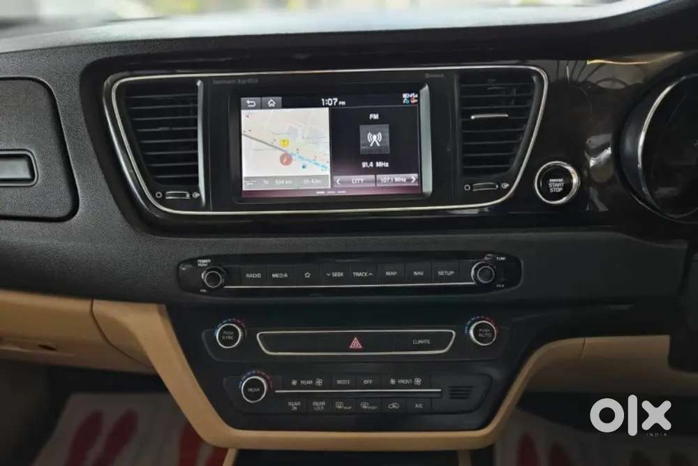 Kia Carnival D2.2 8at Lumousine 7, Diesel 2020