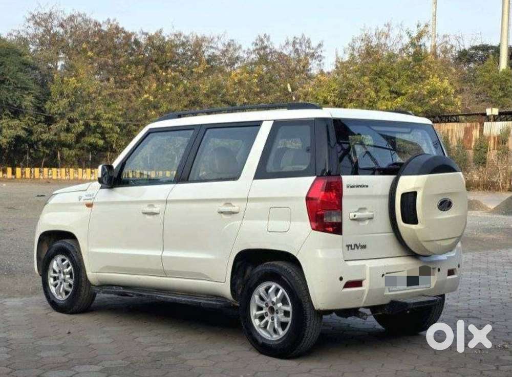 Mahindra Tuv 300 Mhawk100 T8, 2017, Petrol