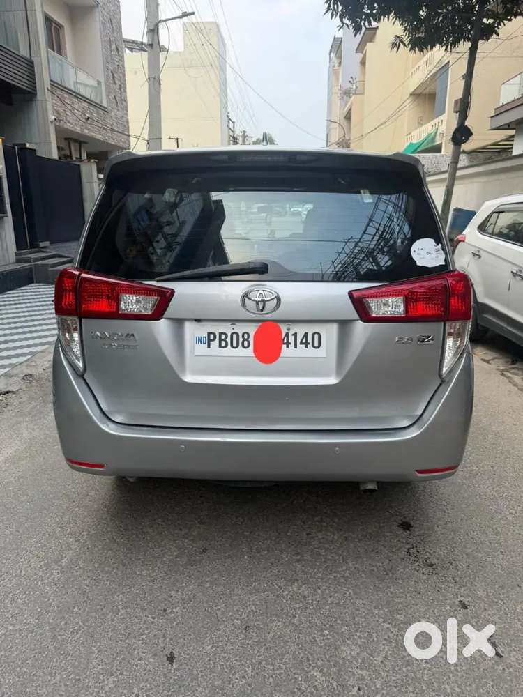 Toyota Innova Crysta 2.8z 2017 With Company Record..fully Insured