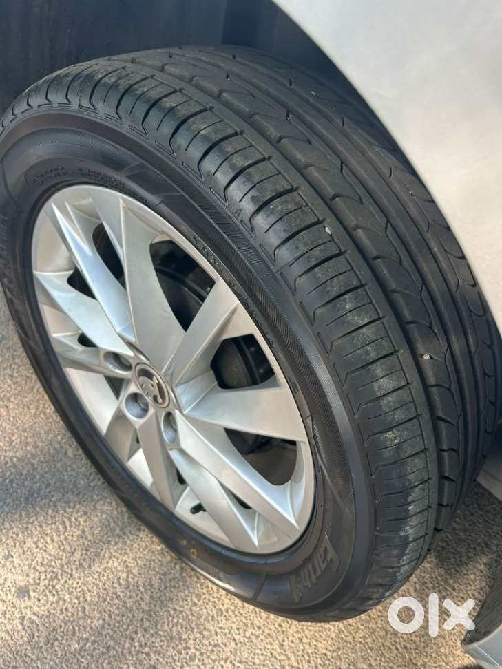 Skoda Slavia Ambition 1.5l Tsi Dsg, 2024, Petrol