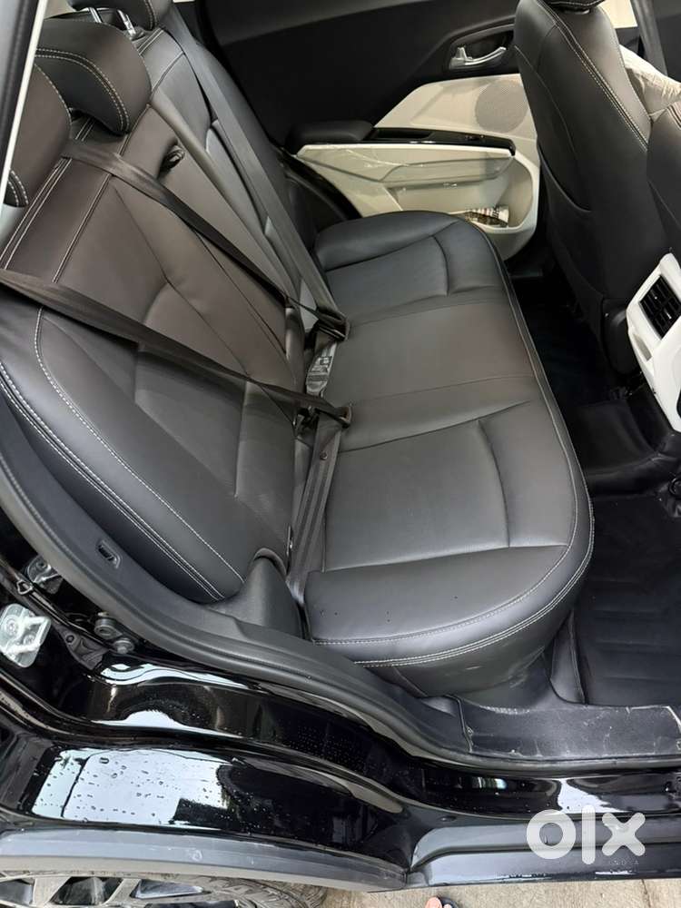 Mahindra Xuv 3xo Revx A (automatic) 2026