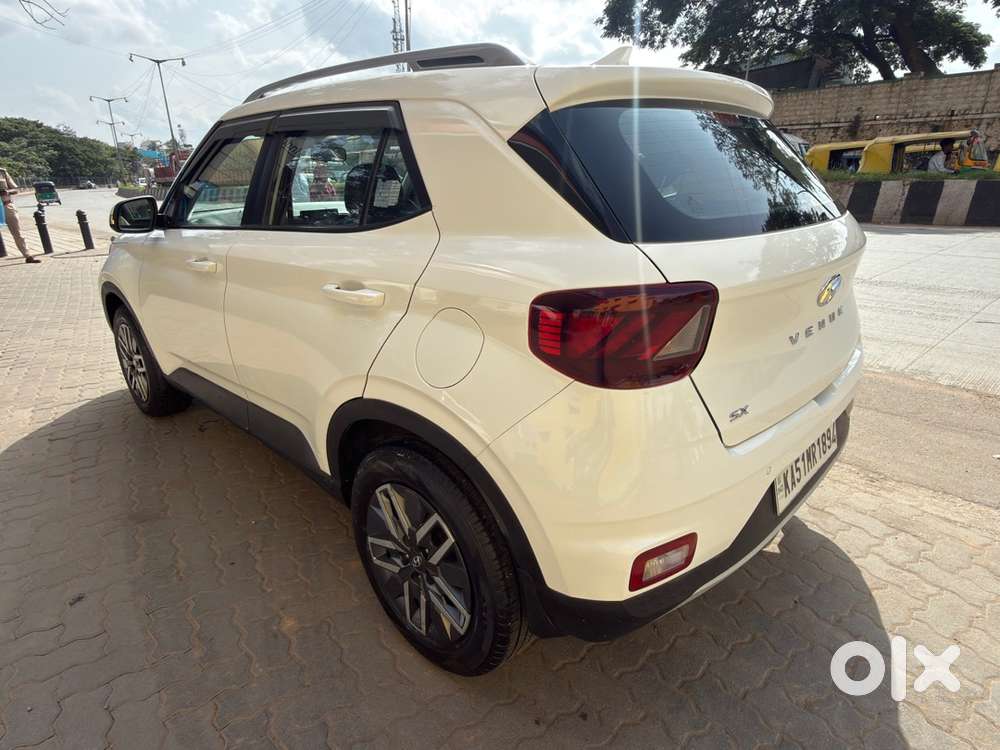 Hyundai Venue 2021 Diesel 62000 Km Driven