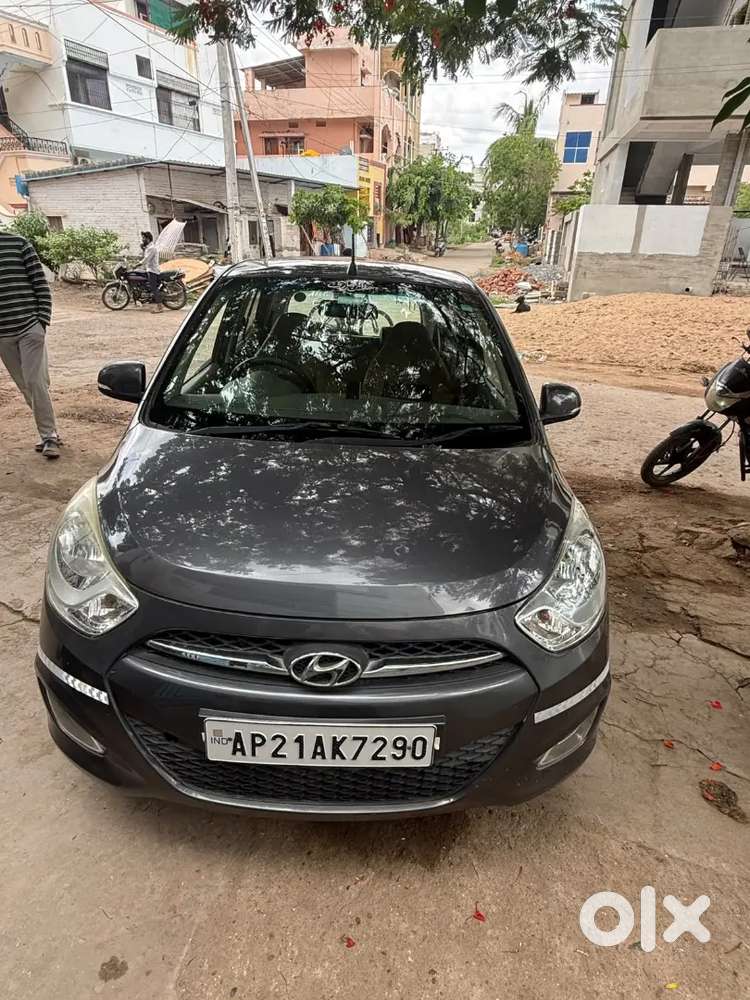 Hyundai I10 Sportz Petrol 2011