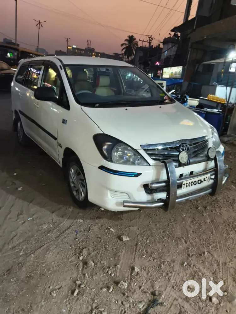 Toyota Innova 2007 Diesel 300000 Km Driven