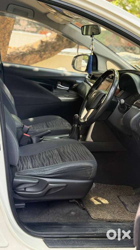 Toyota Innova Crysta 2.4 V 8 Str, 2017, Diesel