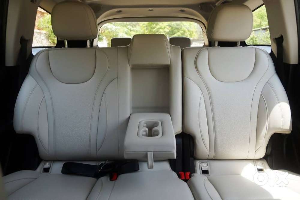 Mahindra Xuv700 2.0 Ax 7 Petrol At Luxury Pack Str, 2026, Petrol