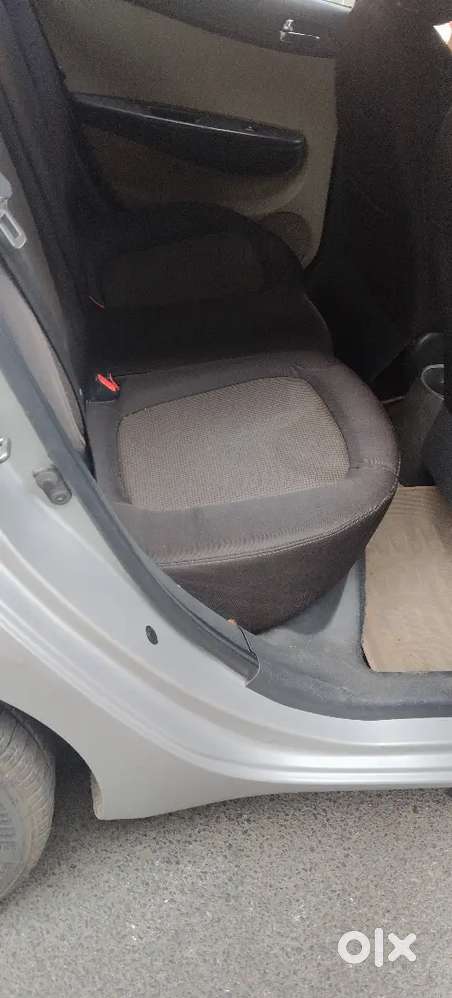 I20, 2nd Owner, Gujrat Registration, Petrol, Sportz ,silver Color,.