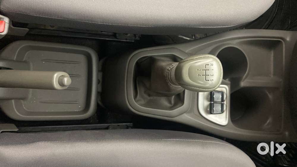 Datsun Redigo T Option, 2016, Petrol