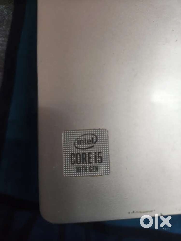 I am selling Lenovo laptop Intel I5 10th generation 8 256gb