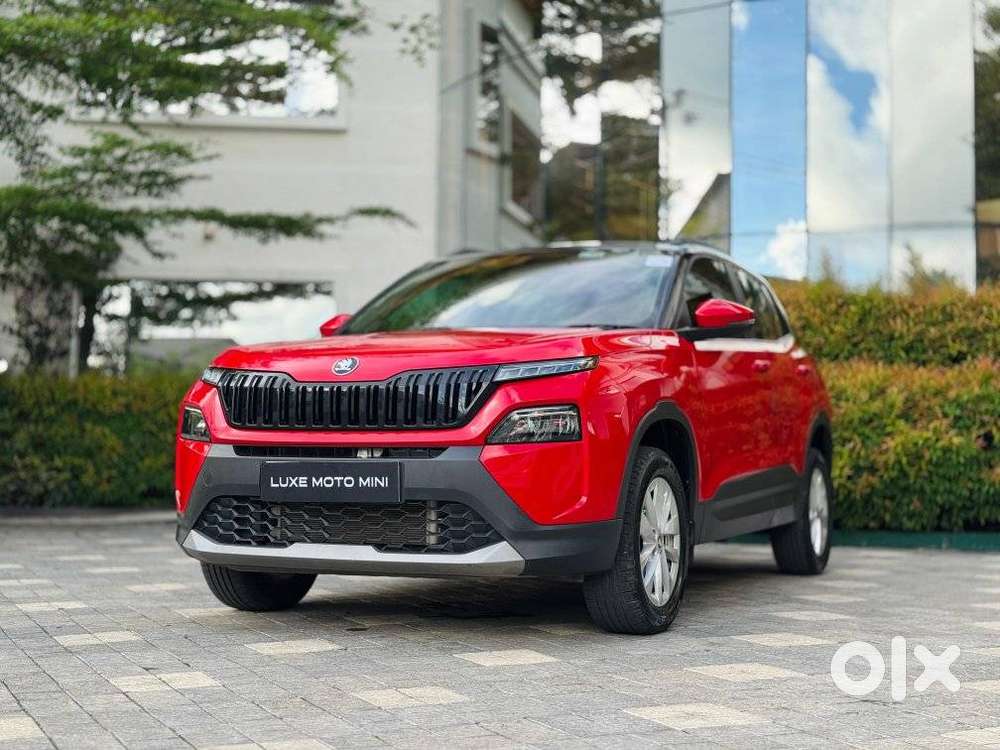 Skoda Kylaq Signature, 2025, Petrol